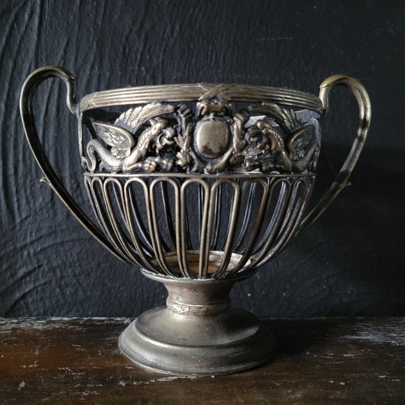 Vintage Pierced Pedestal Sugar Bowl /Blue Glass Liner, Dragons and Crest - Picture 8 of 10